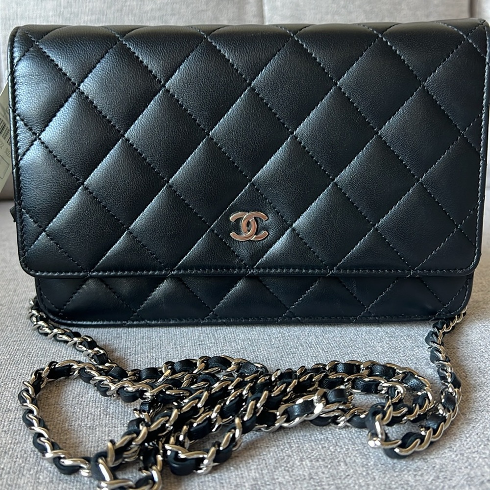 Chanel Wallet On Chain Black Lambskin Like New - Picture 12 of 17